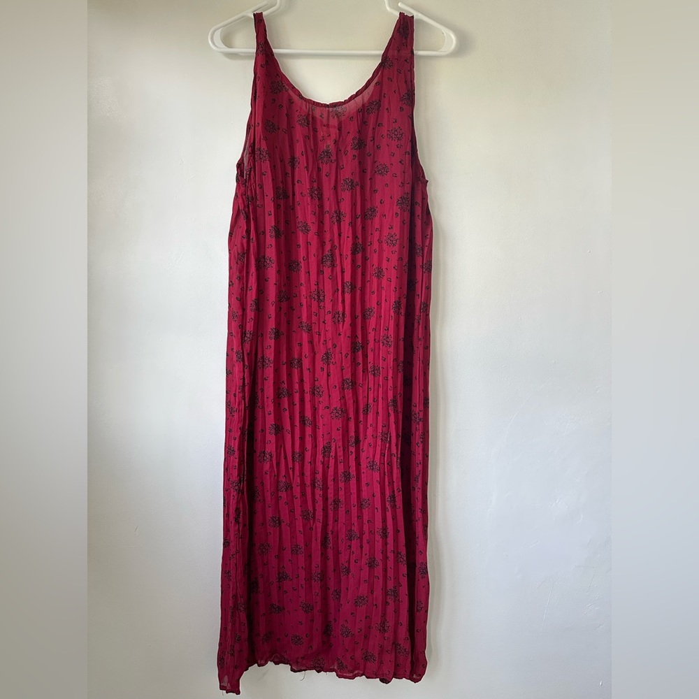 Vintage Fiore USA Cranberry Red & Black Floral Crinkle Long Slip Dress OS